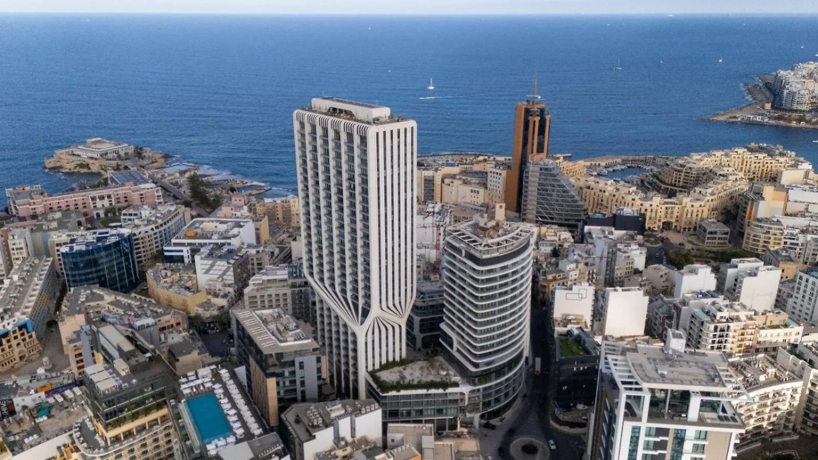 Vista Suites In Apartment In Mercury Towers Saint Julian's マルタ