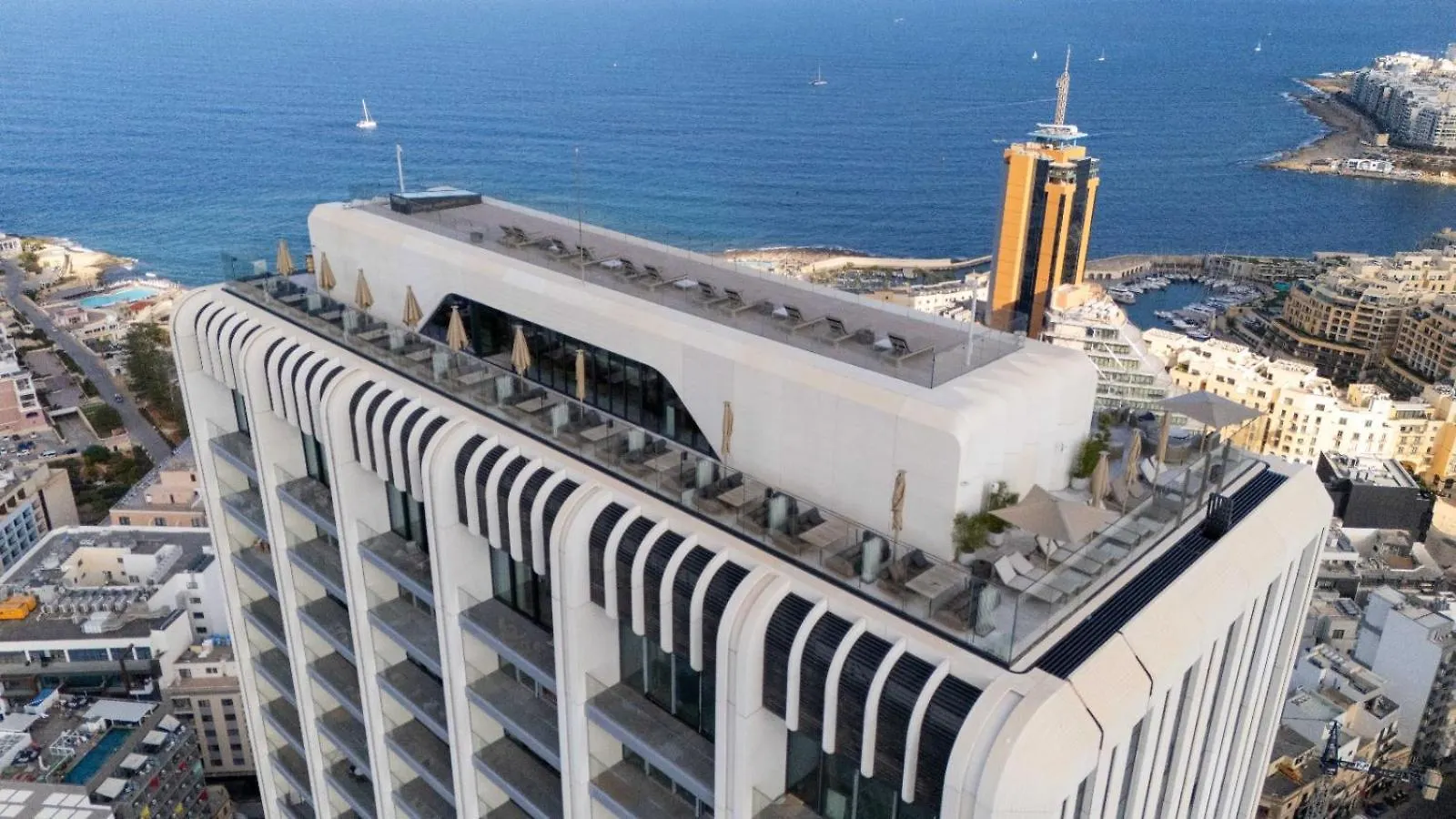 Vista Suites In Apartment In Mercury Towers St. Julian's